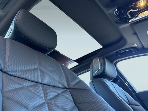 New 2025 BMW 740i image 13