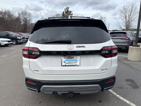 Used 2025 Honda Pilot Elite image 6