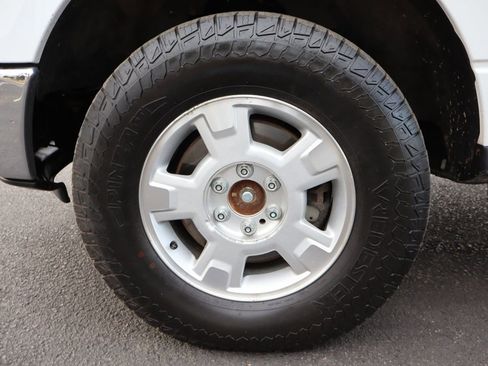 Used 2013 Ford F150 XLT w/ Mid Equipment Group image 39