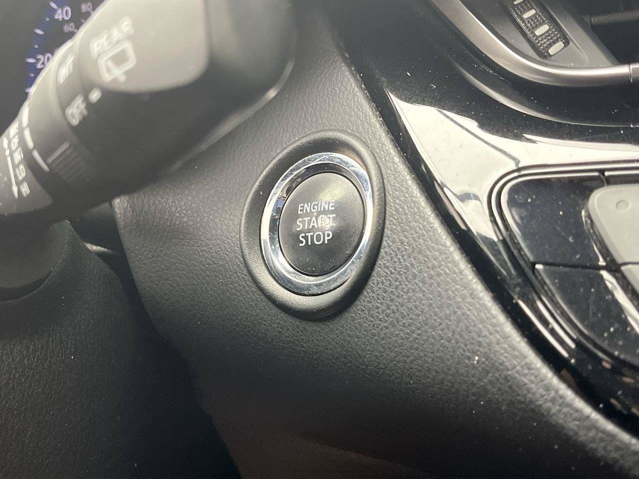 Used 2019 Toyota C-HR XLE FWD image 16