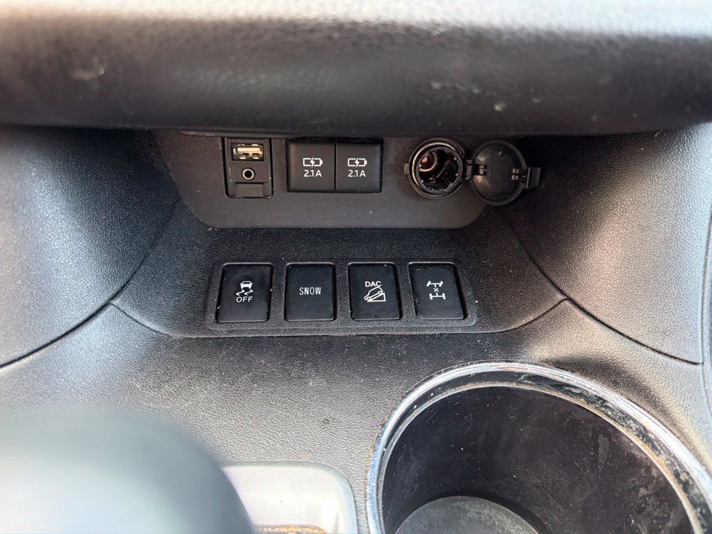 Used 2017 Toyota Highlander Limited AWD/4WD image 26