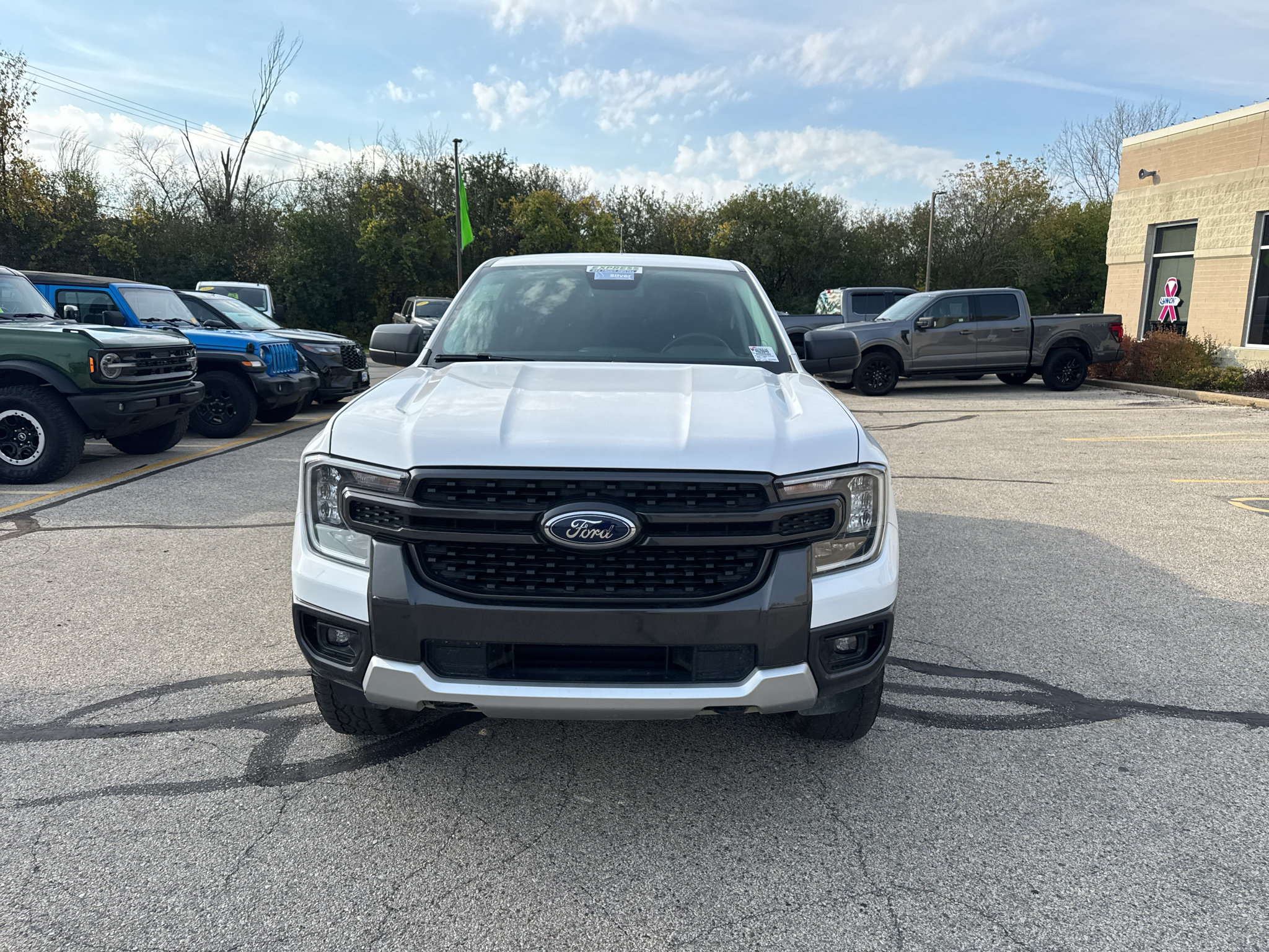 Used 2025 Ford Ranger XLT w/ FX4 Off-Road Package AWD/4WD image 2