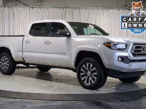 Used 2021 Toyota Tacoma Limited image 2