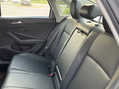 Used 2020 Volkswagen Jetta SE w/ SE Cold Weather Package FWD image 11
