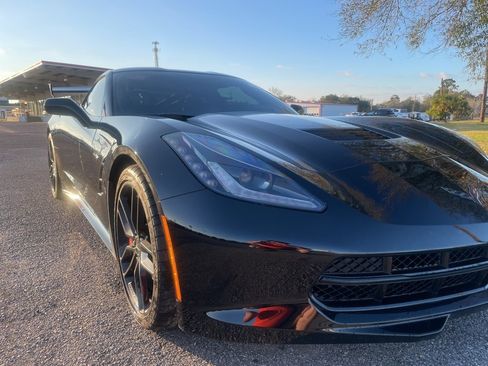 Used 2014 Chevrolet Corvette Z51 w/ 3LT Preferred Equipment Group image 9