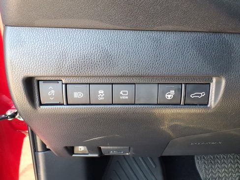 Certified 2022 Toyota Venza Limited w/ Advanced Technology Package AWD/4WD image 17