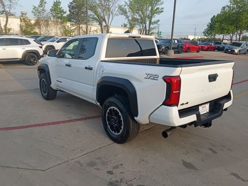 Used 2025 Toyota Tacoma TRD Off-Road image 11