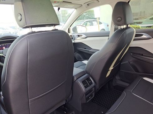 New 2025 Volkswagen Taos SEL image 23