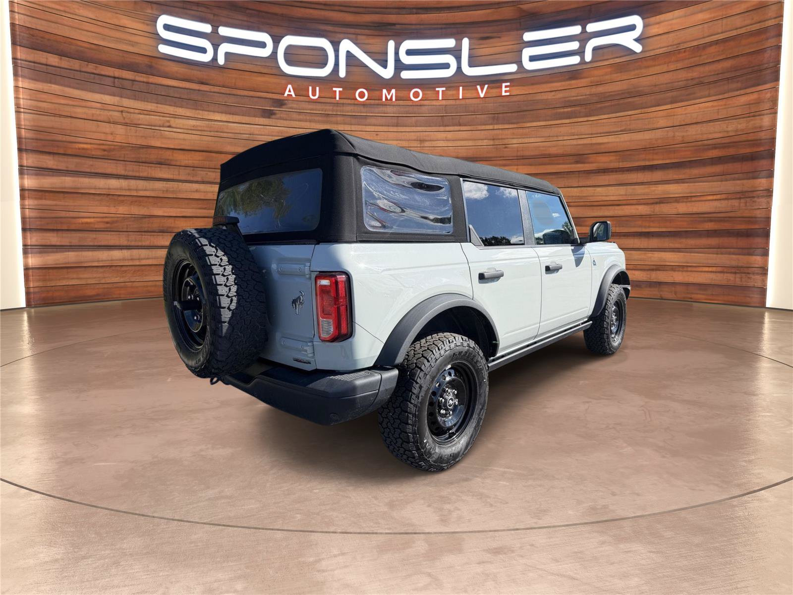 Used 2023 Ford Bronco Black Diamond AWD/4WD image 7