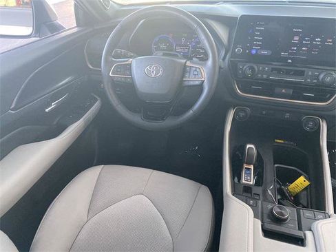 Certified 2024 Toyota Grand Highlander AWD Hybrid image 25
