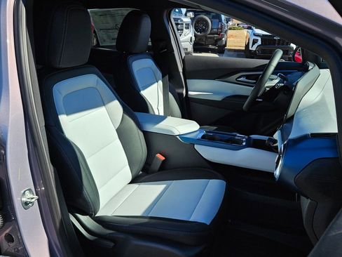 New 2026 Chevrolet Equinox EV LT image 15