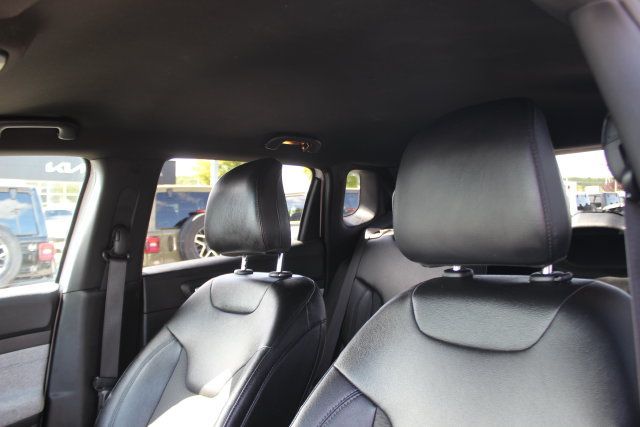 Used 2024 Jeep Compass Latitude AWD/4WD image 22