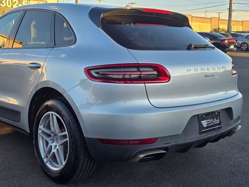 Used 2018 Porsche Macan AWD/4WD image 9