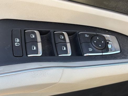 Certified 2022 Kia Sorento S w/ Panoramic Sunroof Package FWD image 8