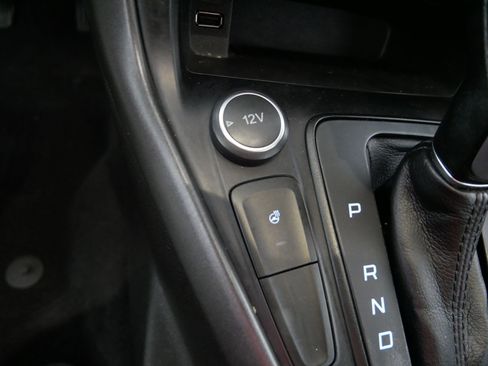 Used 2017 Ford Focus SEL w/ Cold Weather Package FWD image 29