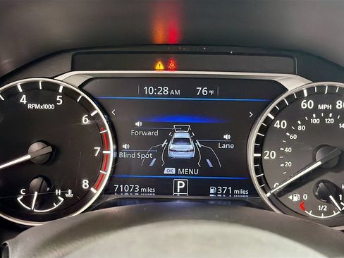 Used 2024 Nissan Altima 2.5 SV FWD image 14