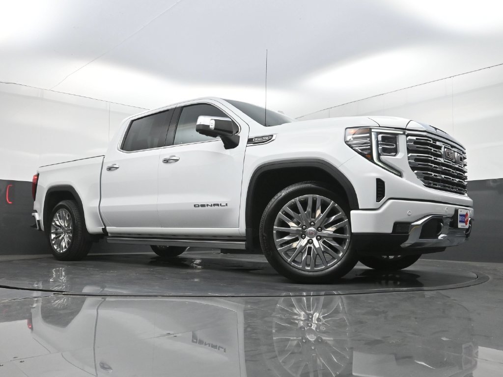 Used 2023 GMC Sierra 1500 Denali w/ Denali Reserve Package AWD/4WD image 28