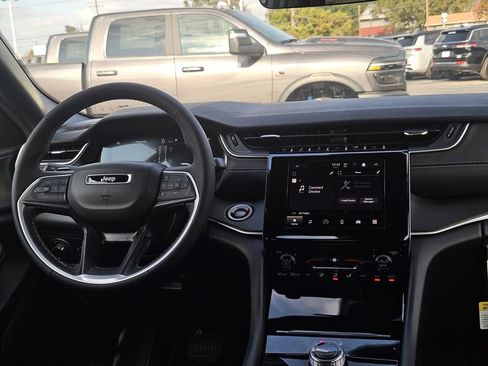 New 2025 Jeep Grand Cherokee Laredo X image 27