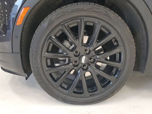 Used 2023 Cadillac XT4 Premium Luxury w/ Enhanced Visibility Package AWD/4WD image 9