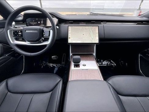 New 2025 Land Rover Range Rover Long Wheelbase SE AWD/4WD image 5