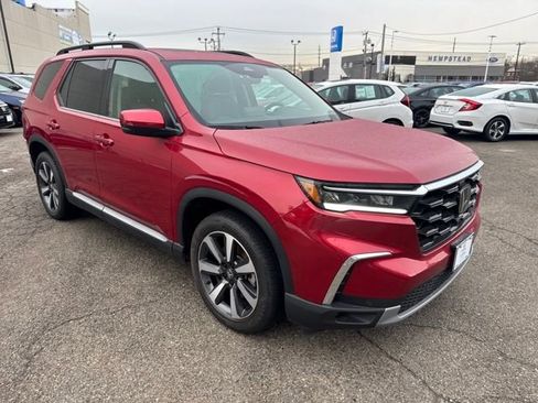 Certified 2025 Honda Pilot Touring image 23