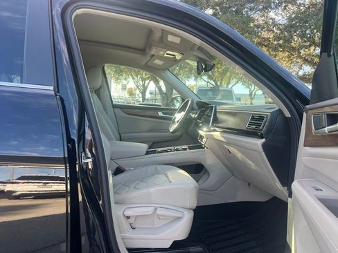 New 2026 Volkswagen Atlas SE FWD image 36