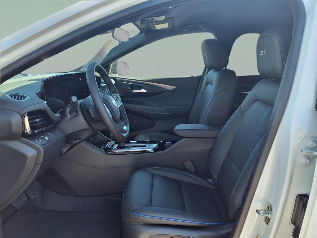 New 2026 Buick Envista Sport Touring w/ Convenience I Package FWD image 9