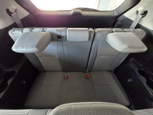 Used 2023 Toyota Highlander LE image 24