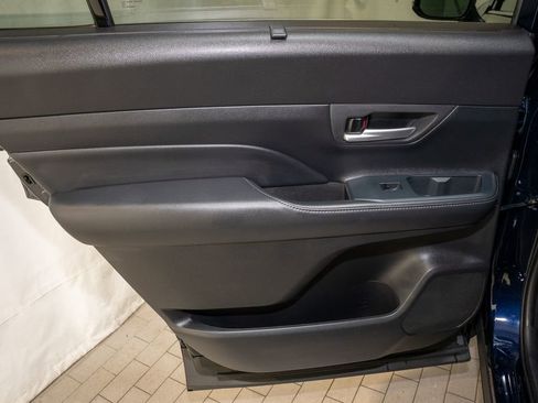 Used 2025 Toyota Grand Highlander FWD image 12