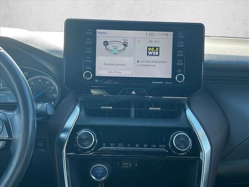 Certified 2021 Toyota Venza XLE w/ Carpet Mat Package (TMS) image 13