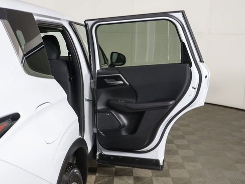 New 2026 Mitsubishi Outlander ES image 23