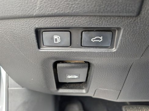 Used 2019 Lexus ES 300h image 24