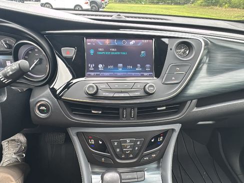 Used 2019 Buick Envision Essence AWD/4WD image 16