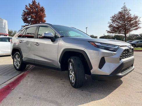 Used 2025 Toyota RAV4 XLE image 5