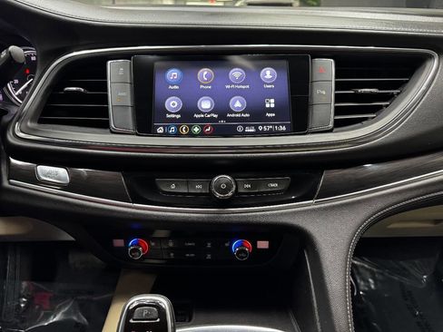 Used 2021 Buick Enclave Essence image 24