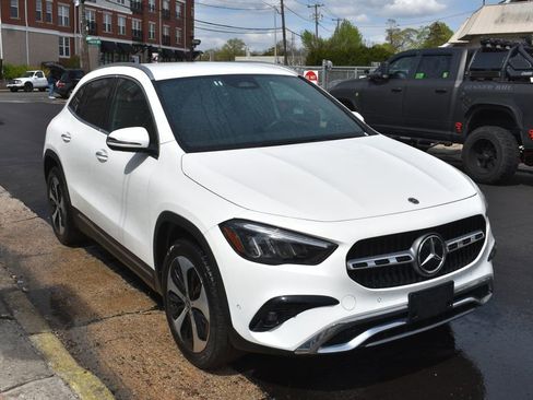 Used 2025 Mercedes-Benz GLA 250 image 4