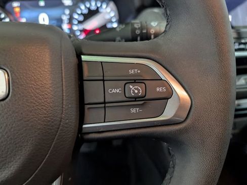 Used 2024 Jeep Compass Latitude w/ Altitude Special Edition AWD/4WD image 17
