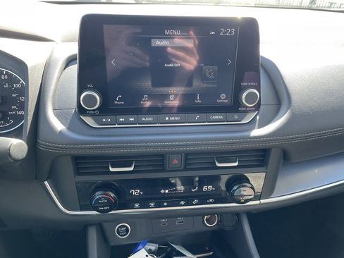 Used 2023 Nissan Rogue SV FWD image 18