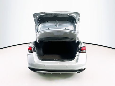 Used 2025 Nissan Versa SV w/ Trunk Package image 28