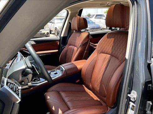 Used 2026 BMW X7 xDrive40i AWD/4WD image 7