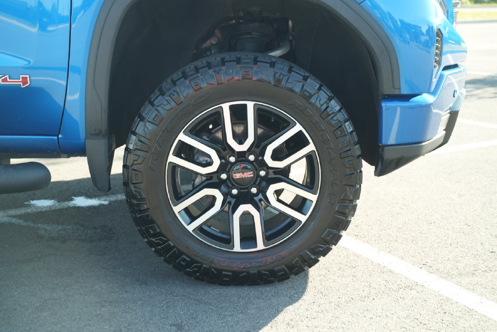 Used 2022 GMC Sierra 1500 AT4 w/ AT4 Premium Package AWD/4WD image 54