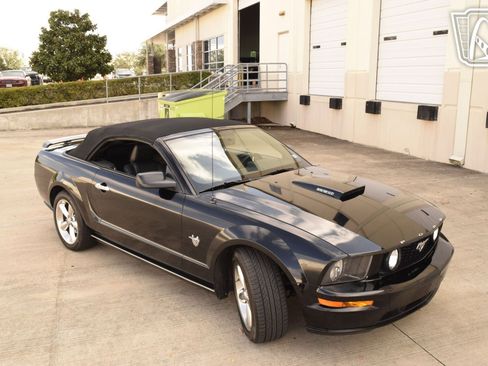 Used 2009 Ford Mustang GT RWD image 29