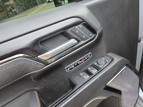 Used 2023 GMC Sierra 1500 AT4X image 13