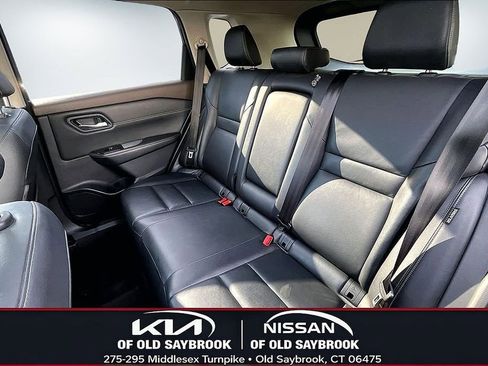Used 2023 Nissan Rogue SL AWD/4WD image 22