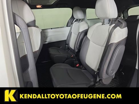 Used 2024 Toyota Sienna XSE AWD/4WD image 18