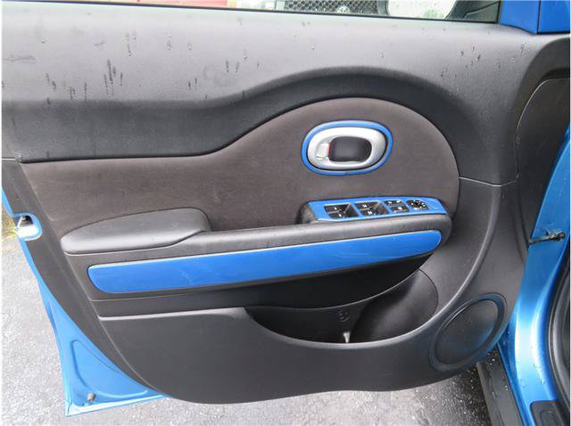 Used 2016 Kia Soul + w/ Designer's Package FWD image 11