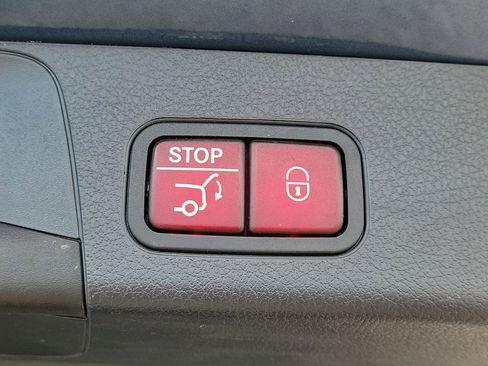 Certified 2023 Mercedes-Benz GLB 250 image 8