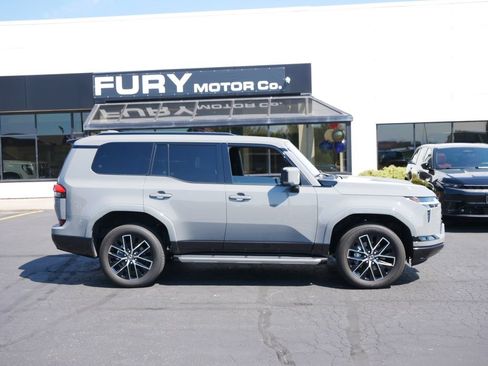 Used 2024 Lexus GX 550 w/ Cold Area Package AWD/4WD image 1