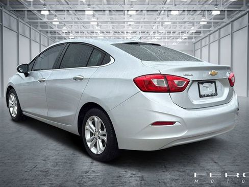 Used 2019 Chevrolet Cruze LT w/ LT Fleet Convenience Package image 3