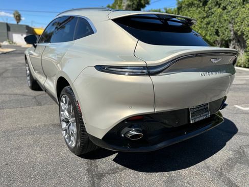 Used 2021 Aston Martin DBX image 16
